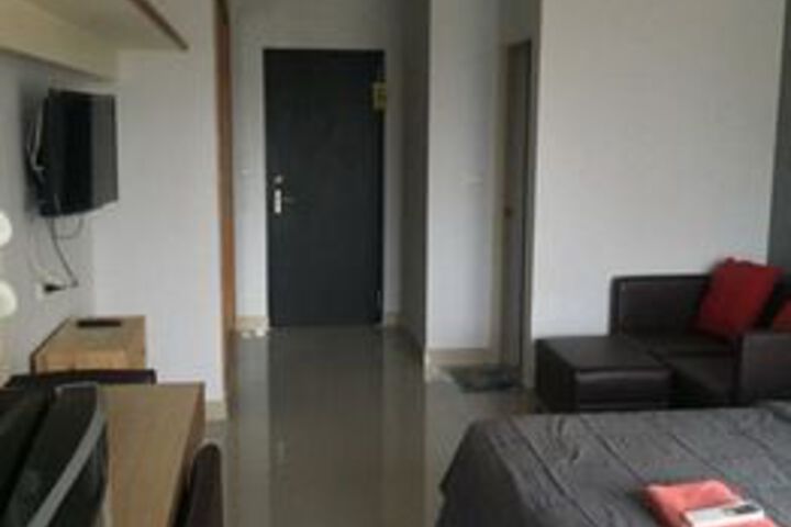 Room 6 of 28