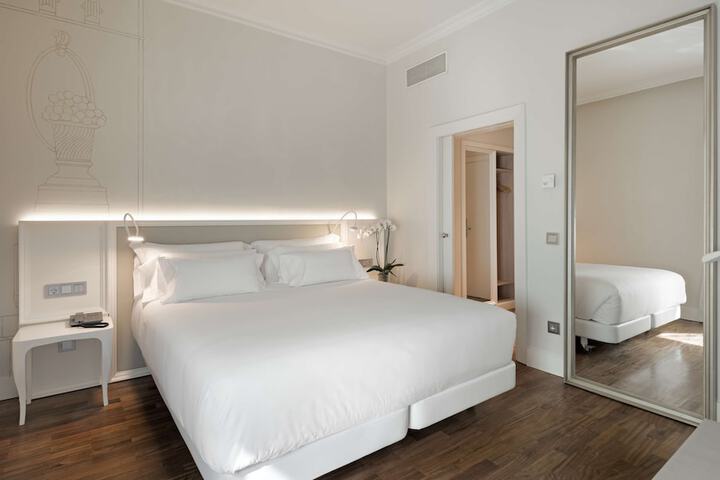 Room 18 of 66