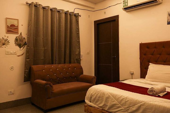 Room 34 of 50
