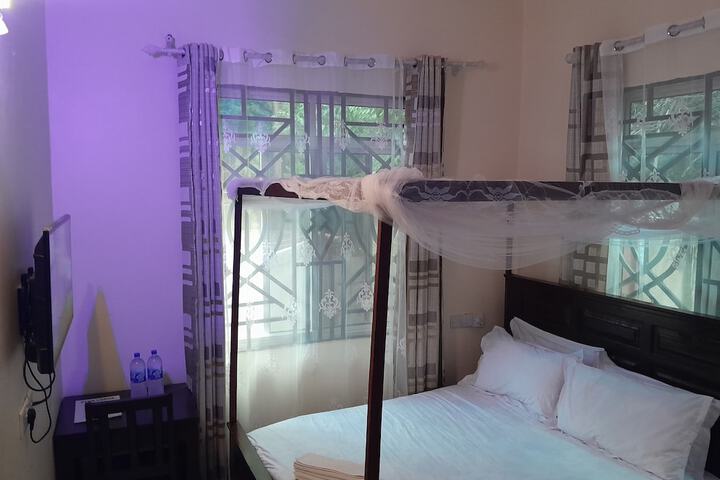 Room 14 of 24