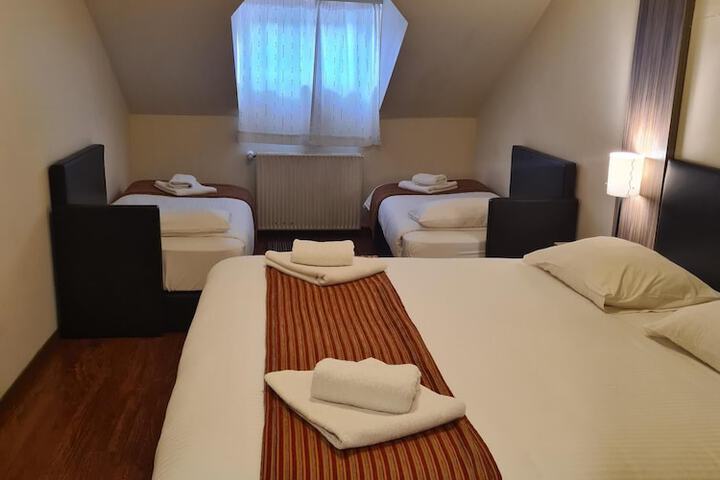 Room 4 of 43