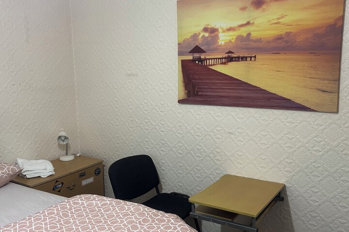 Room 9 of 40