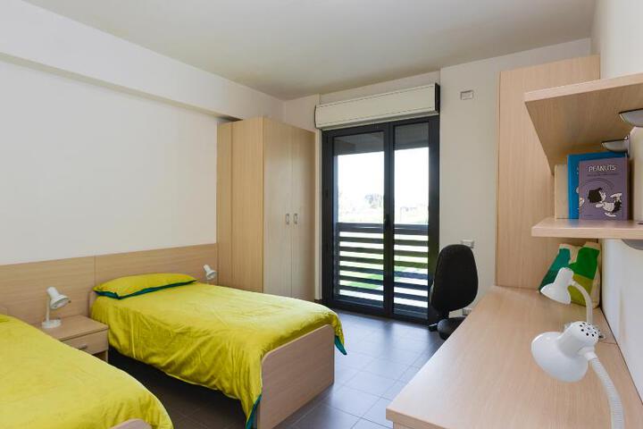 Room 5 of 6