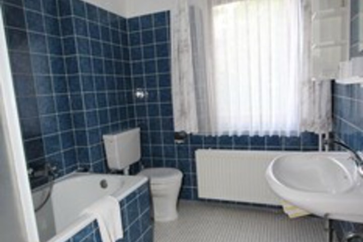 Room 3 of 53
