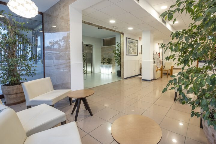 Entrance & Lobby