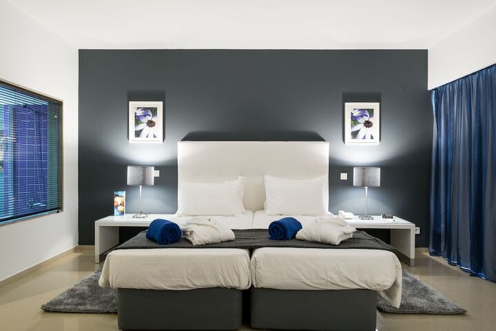 Room 13 of 112