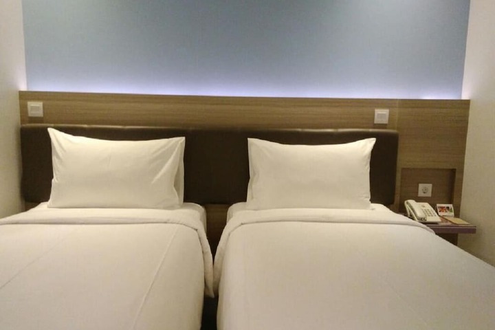 Room 8 of 39
