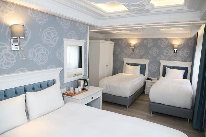 Room 17 of 28