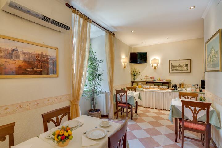 Breakfast area