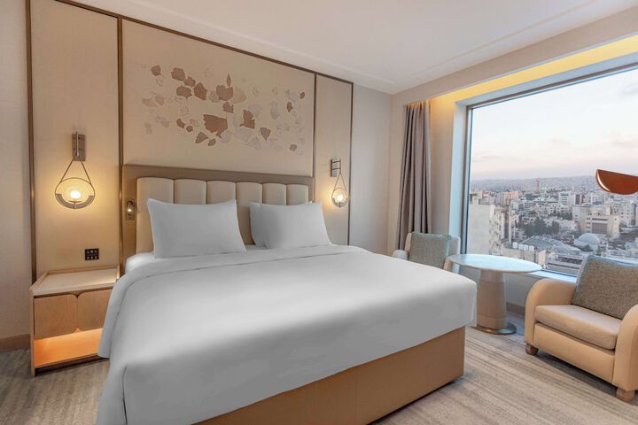 Room 34 of 231