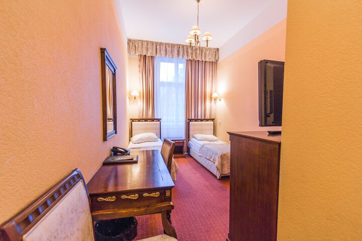 Room 42 of 131