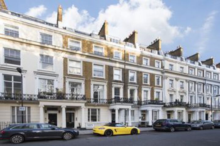 Amazing West London Studio with Private Garden!