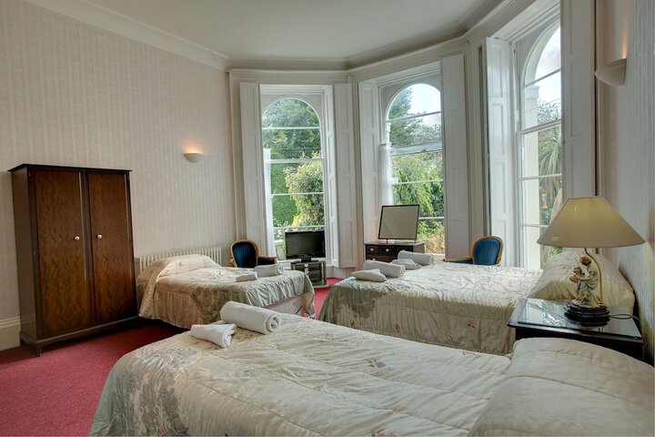Room 8 of 35