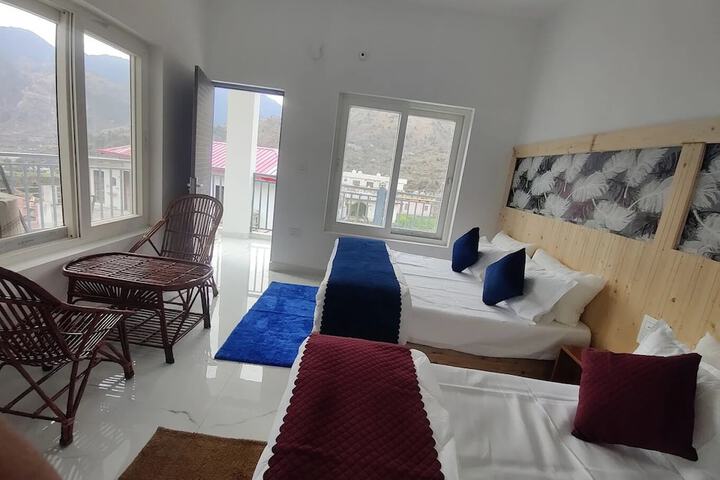 Room 10 of 30