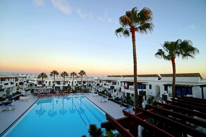Pool Hotel