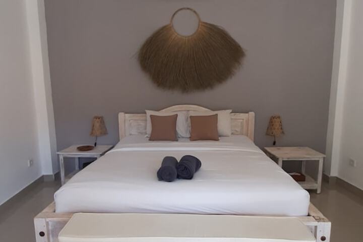 Room 2 of 53