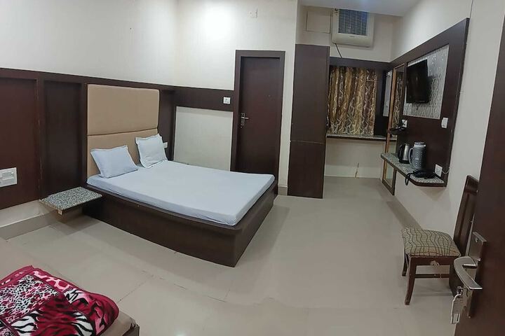 Room 5 of 28
