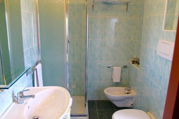 Room 20 of 133