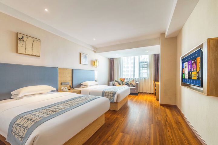 Room 5 of 14
