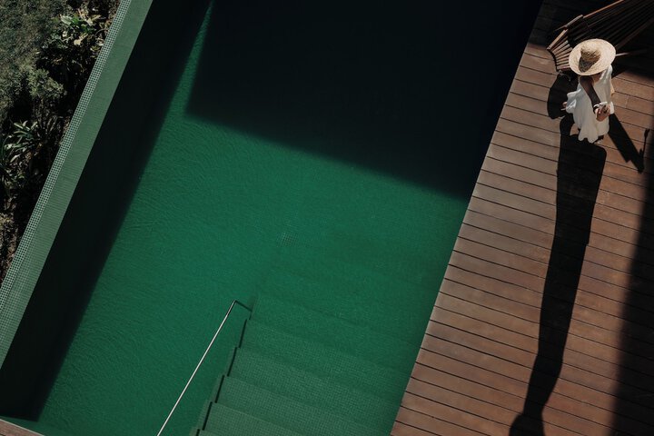 Pool 44 of 77