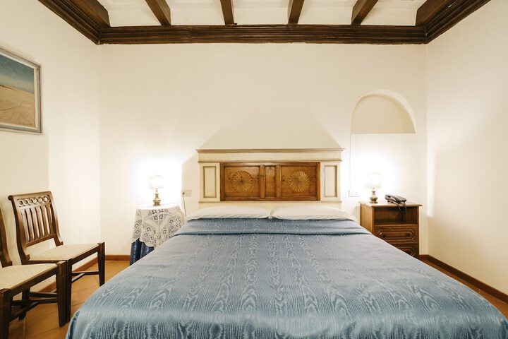 Room 5 of 53