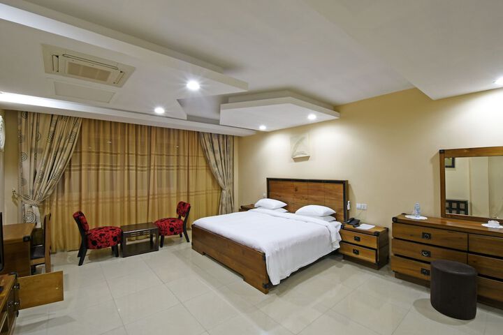 Room 28 of 53