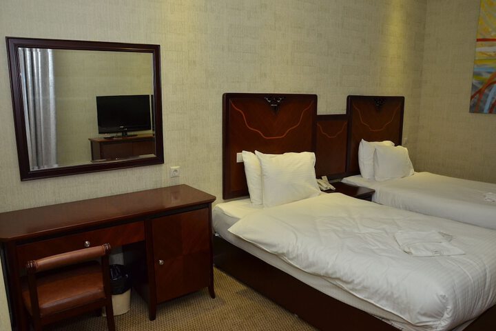 Room 12 of 113