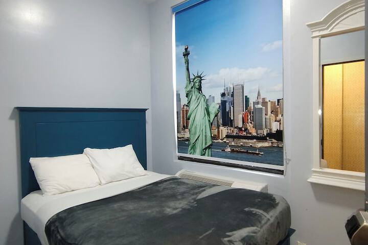 Standard Room, King or Two Doubles (5 of 5)