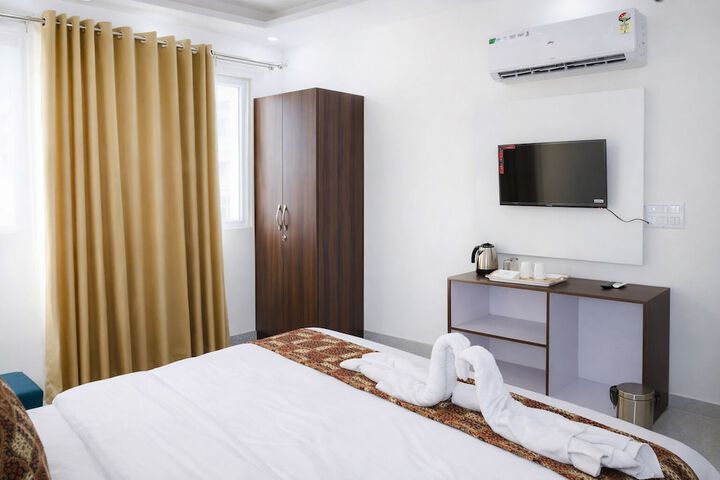 Room 13 of 44