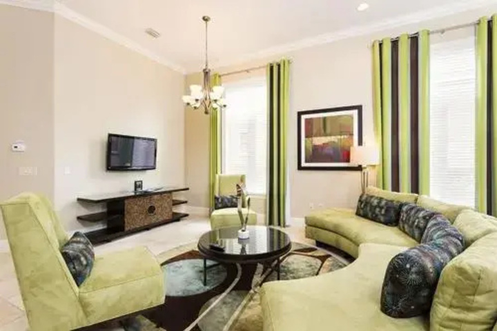 Room 5 of 11