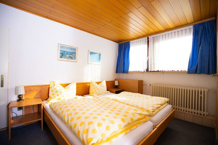 Room 10 of 21