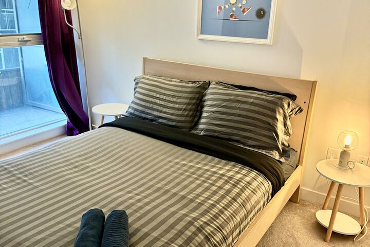 Room 4 of 37