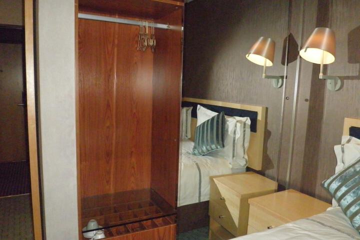 Room 14 of 50