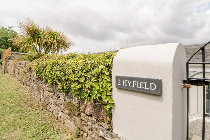 2 Hyfield