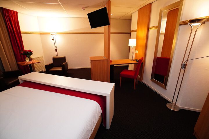 Room 31 of 65