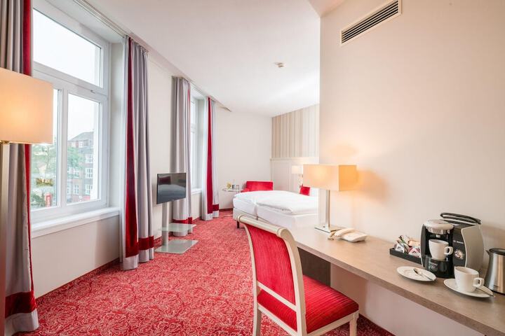 Room 10 of 47