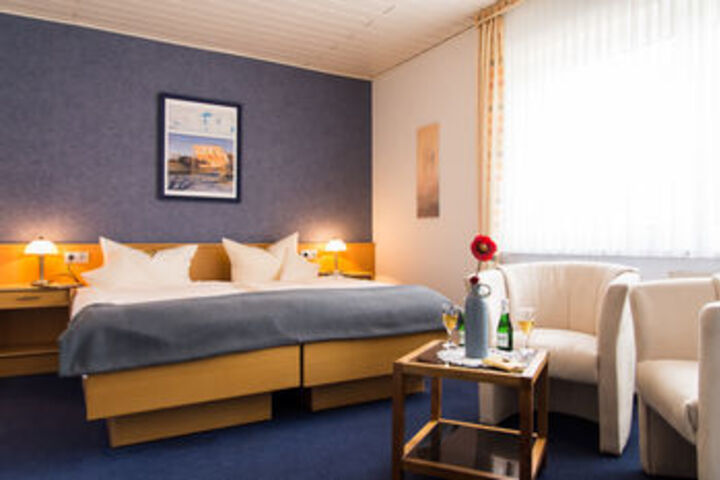 Room 15 of 33