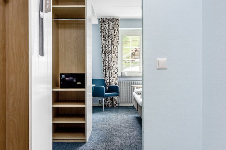 Room 14 of 21