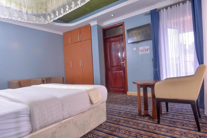 Room 7 of 30