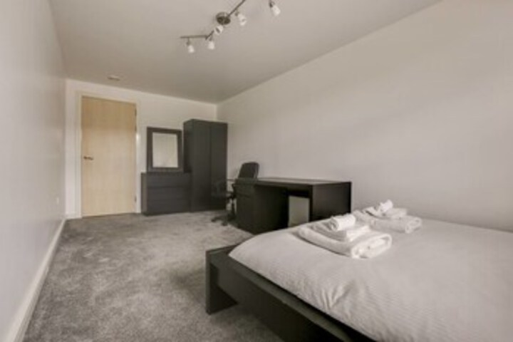 Room 8 of 18