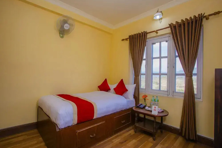Room 4 of 17