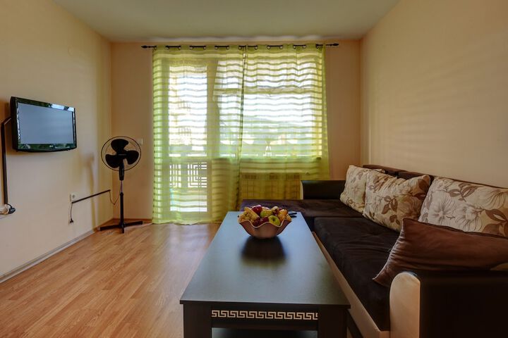 Room 5 of 38