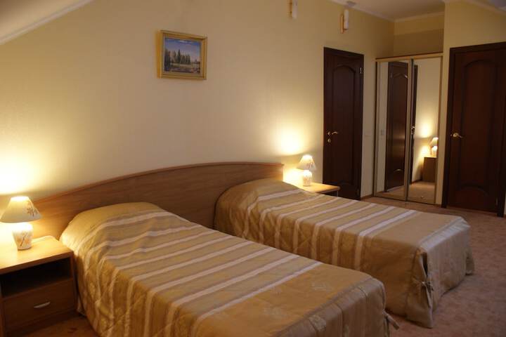 Room 4 of 47