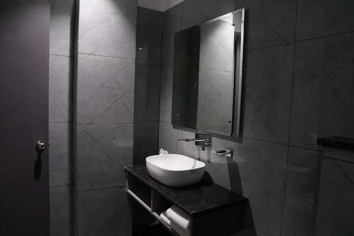 Room 18 of 22