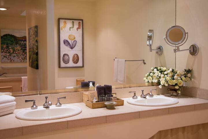 Bathroom sink