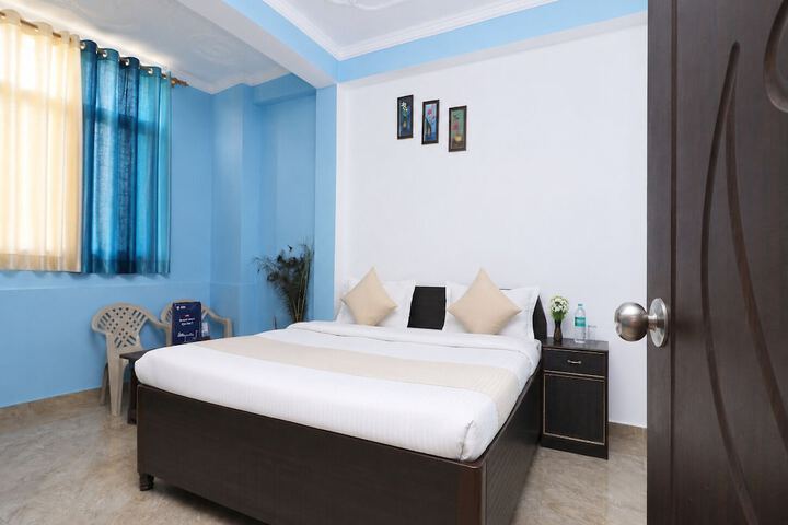 Room 3 of 9