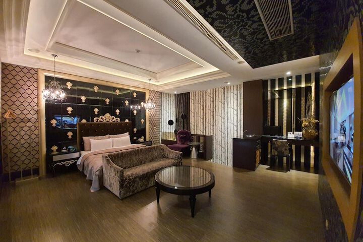 Room 19 of 63