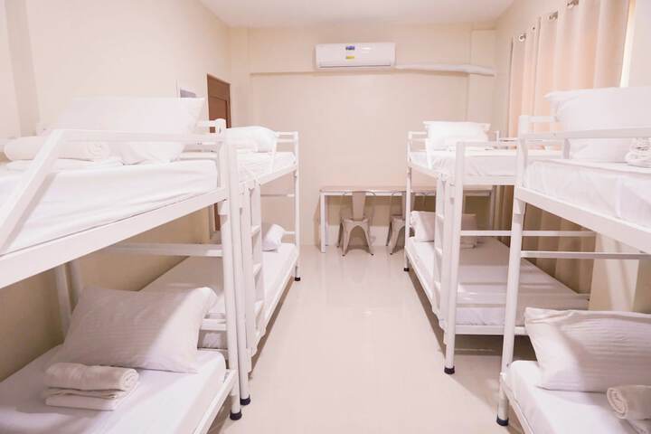 Room 9 of 70