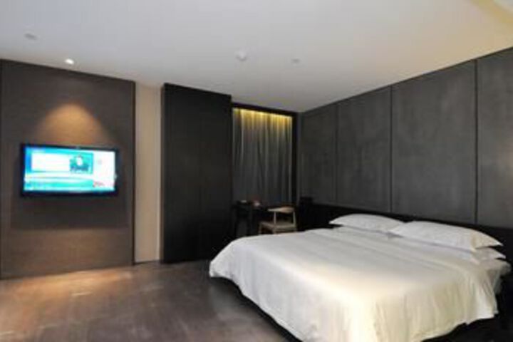 Room 9 of 27