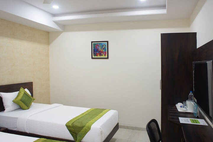 Room 16 of 31